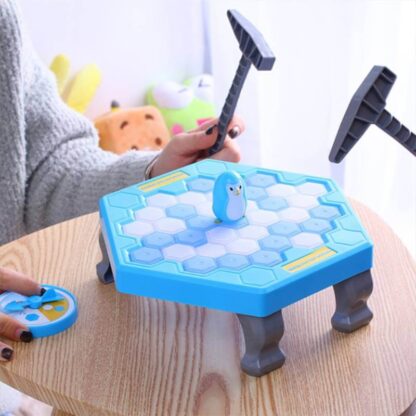 Настолна игра PinguIce