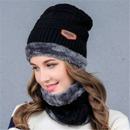 Зимен комплект шапка и шал