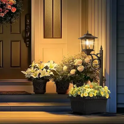 BloomLamp™ puķu pods ar saules laternu